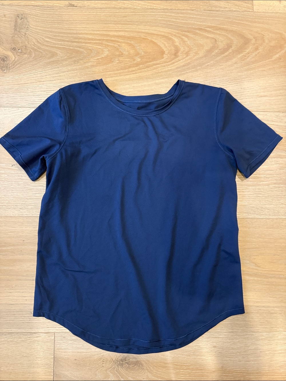 Women’s Lululemon High-Neck Run and Train Tee Navy Size 4